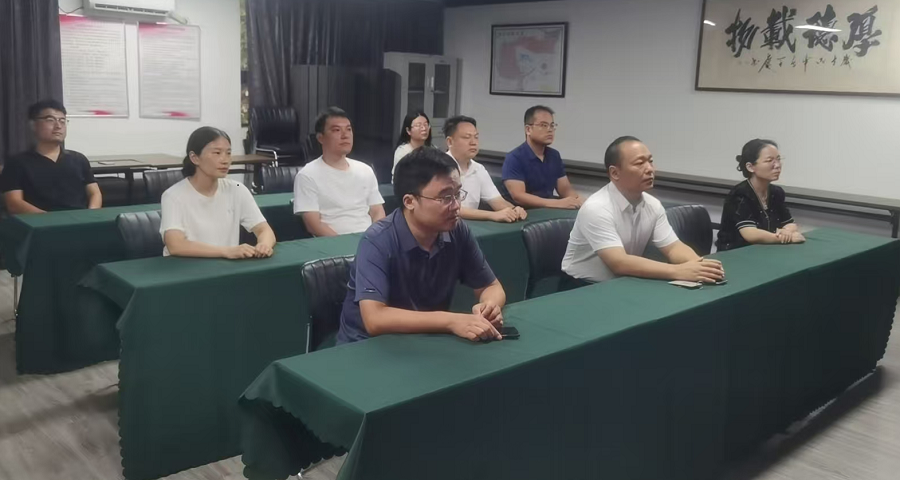 观盛典砺初心，承使命践法治 ——河南荣康律师事务所集体观看9.3阅兵式