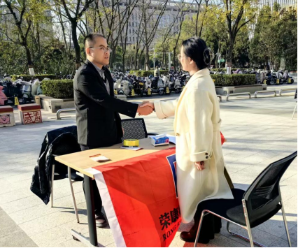 弘扬宪法精神・践行律师担当——河南荣康律师事务所开展国家宪法日公益普法活动